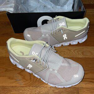 On Cloud 5 Running Nursing Shoes Size 10 NIB